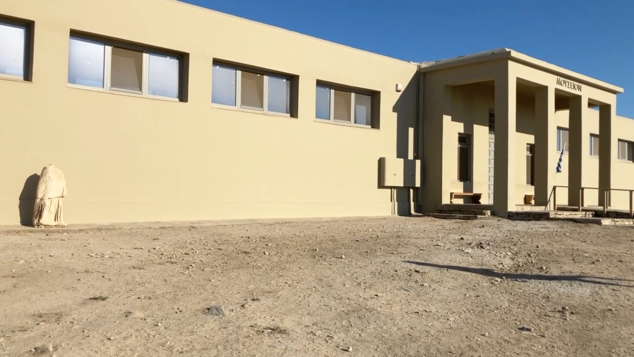 Wejście do muzeum na wyspie Delos